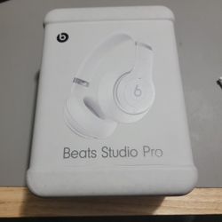 Beats Studio Pro Matte white BRAND NEW