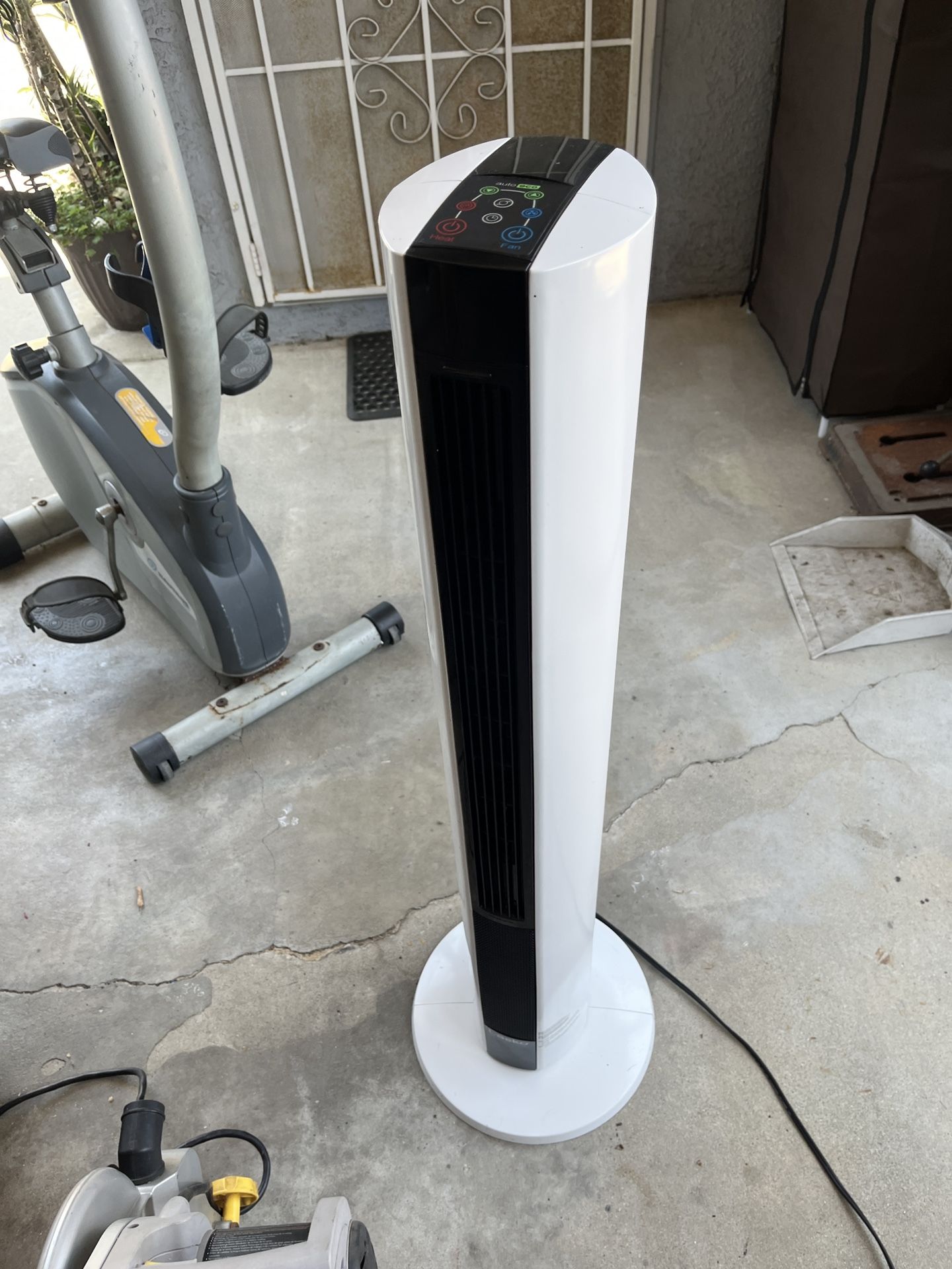 Tower fan and heater