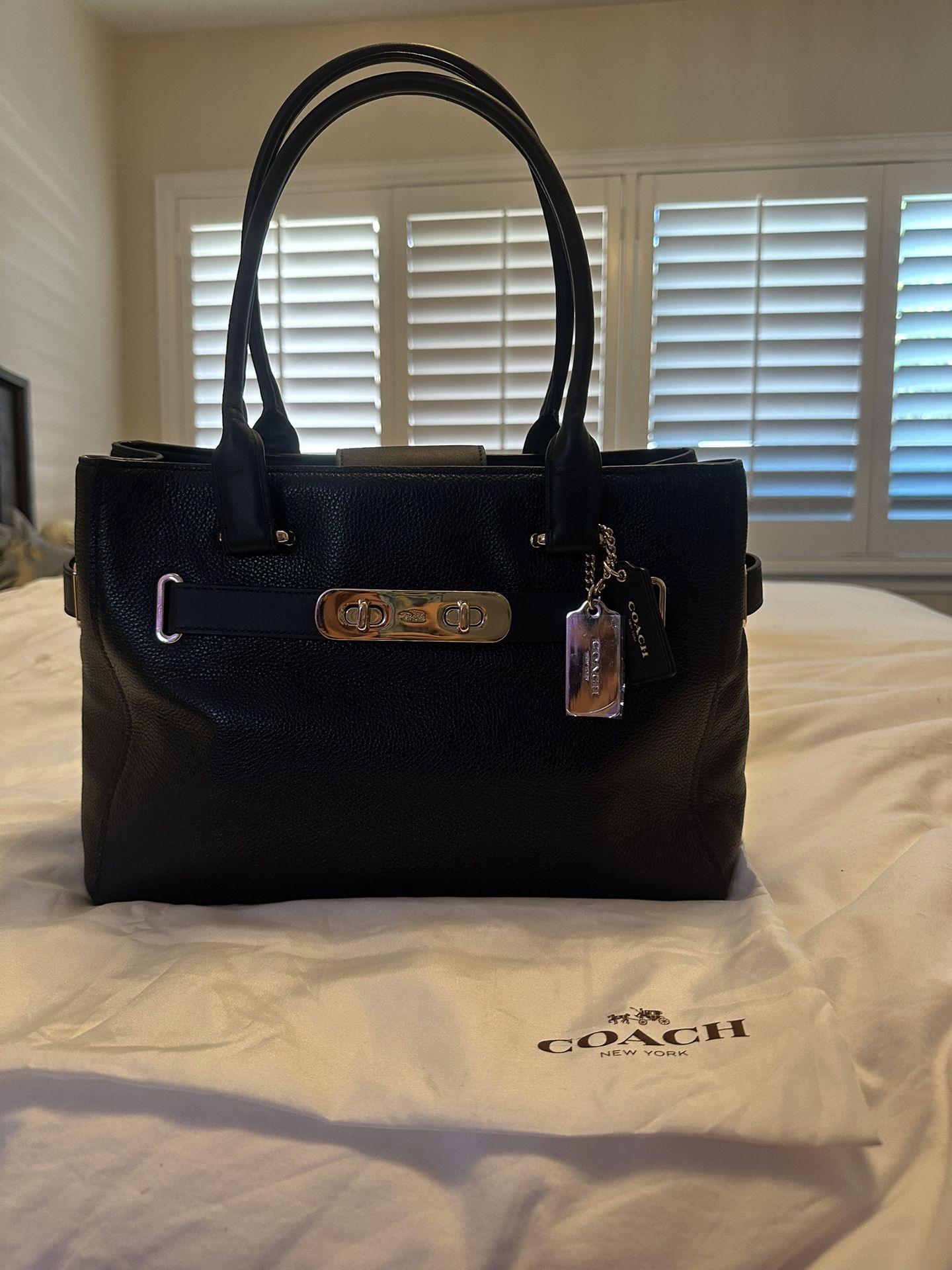 Beautiful COACH Purse 36488 NAVY blue MEDIUM SIZE Swagger Carryall Pebble Leather Satchel NEW WOT - Comes With Dust Bag - Paid $436.38 With Tax
