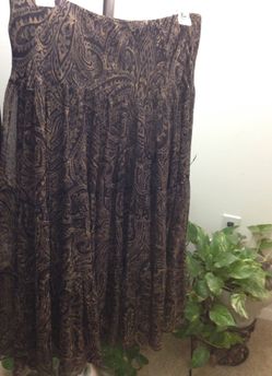 Skirt Brand Name is Lauren Ralph. Please See All The Pictures and Read the description