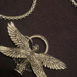 Silver Pendant Along With Chain