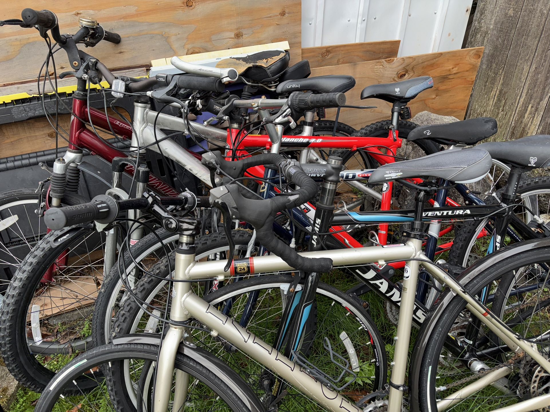 Lot Of 12 Road Bikes Bicycles, Fuji, Trek, Raleigh, 