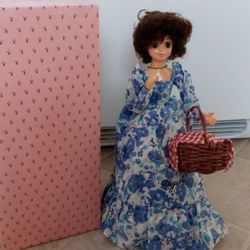 Brinn collectable Edition Musical Doll