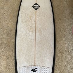 5’7 Surfboard