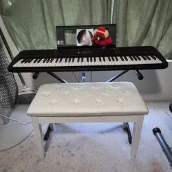 Yamaha PSR-EW320 76-Key Keyboard Bundle + Deluxe Storage Bench