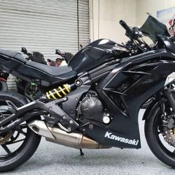 2012 Kawasaki Ninja 650 - BLACK 19K MILES