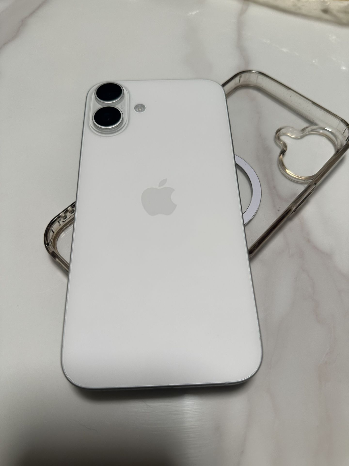 iPhone 16 Plus