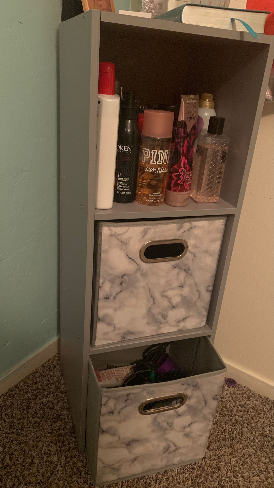 Cubic organizer with drawers