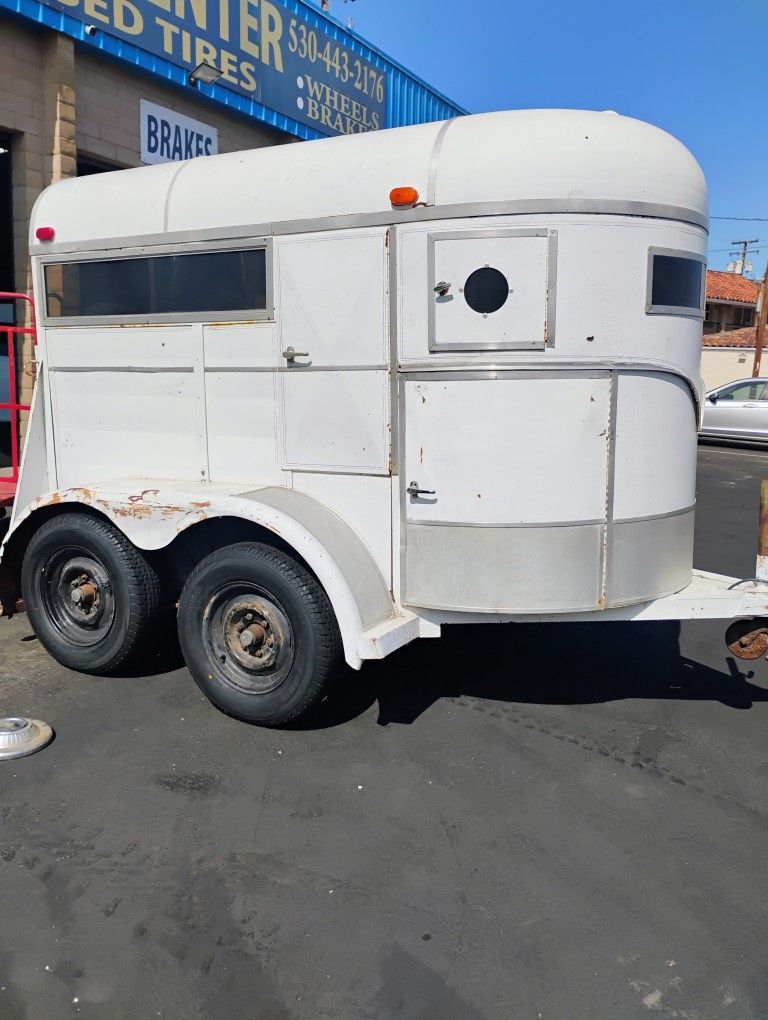 Horse Trailer 