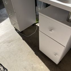 𝓃𝒶𝒾𝓁 𝒟ℯ𝓈𝓀