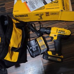 Dewalt 20v 1/2" Drill Kit 
