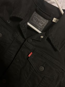 LEVI’S BLACK JEAN JACKET