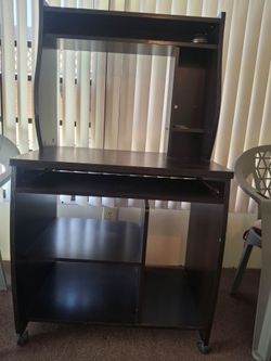 Computer desk