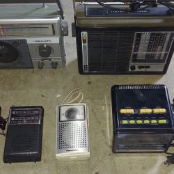 6 Vintage Radio 