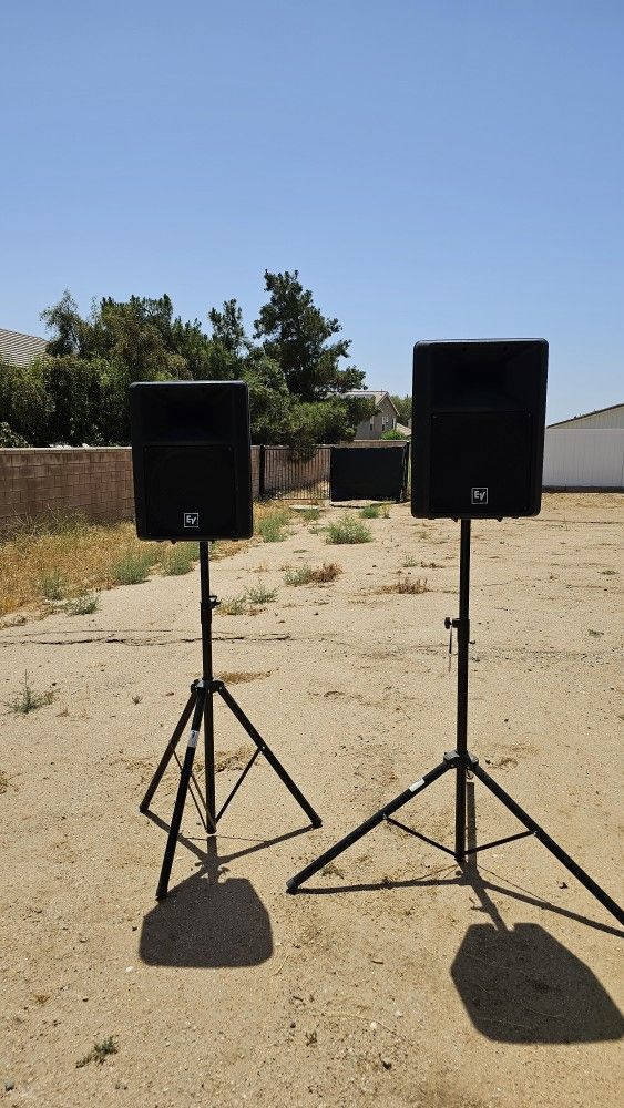 EV Electro-Voice SX-300
Speaker - With Stand
