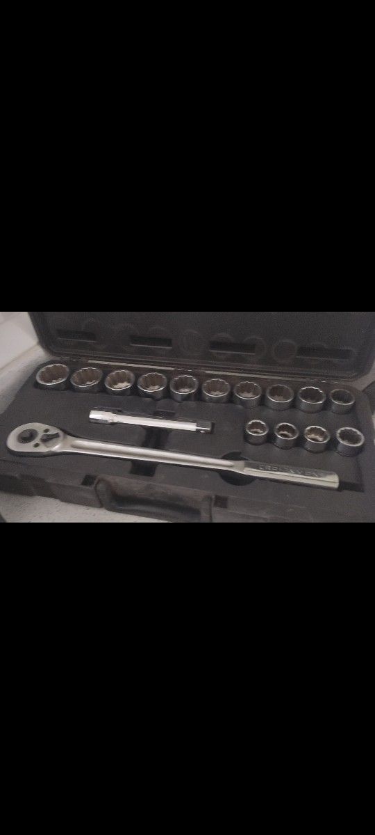 Tools For Sale Pliers Sockets Extension Jack And Much More All For 300 Cash