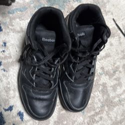 Reebok men men  shoes size 9 1/2 pre-owned