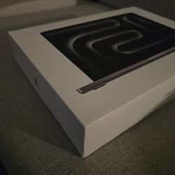 New 2023 MacBook Pro A2918 M3 Pro,14" Screen,8gb RAM, 1TB  SSD,A Year Warranty for Sale