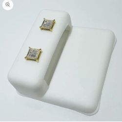 10k Gold Natural Diamond Earrings 0.06 ct