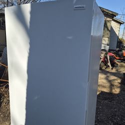 Frigidaire 20 Cu FT Standup Freezer