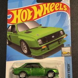 Hot Wheels Ford Escort RS2000 STH 1:64 Diecast Car