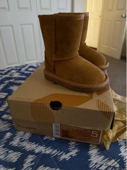 Toddler girl koala by Ugg boots size 5c