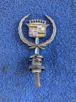 Cadillac hood Ornament