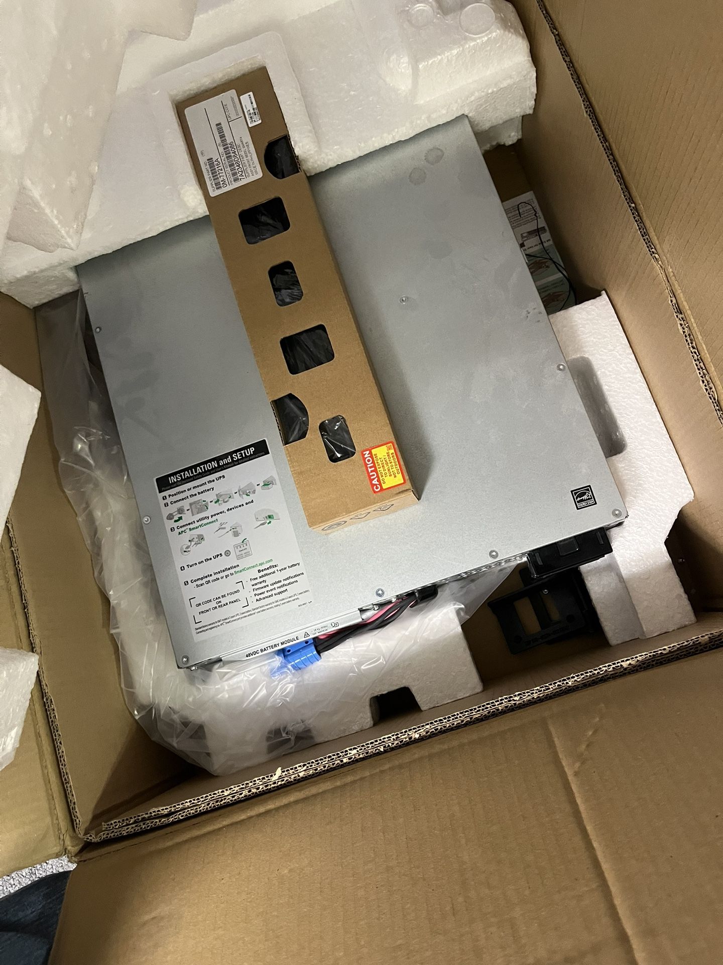 APC Battery Backup SMT3000RM2UC