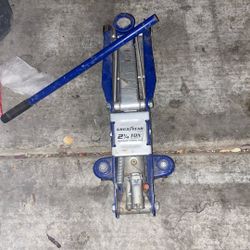 Goodyear Hydraulic Jack And Telescopic Collapse Lug Wrench