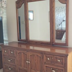 Thomasville Bedroom Set