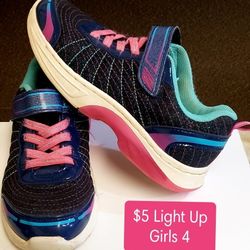 Light UP  Tennis Shoes Size Girls 4