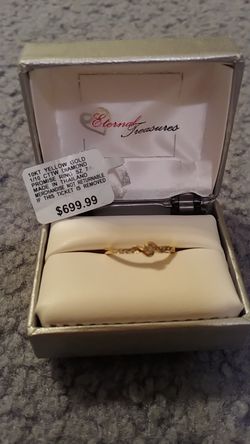 10kt yellow gold 1/10 cttw diamond promise ring