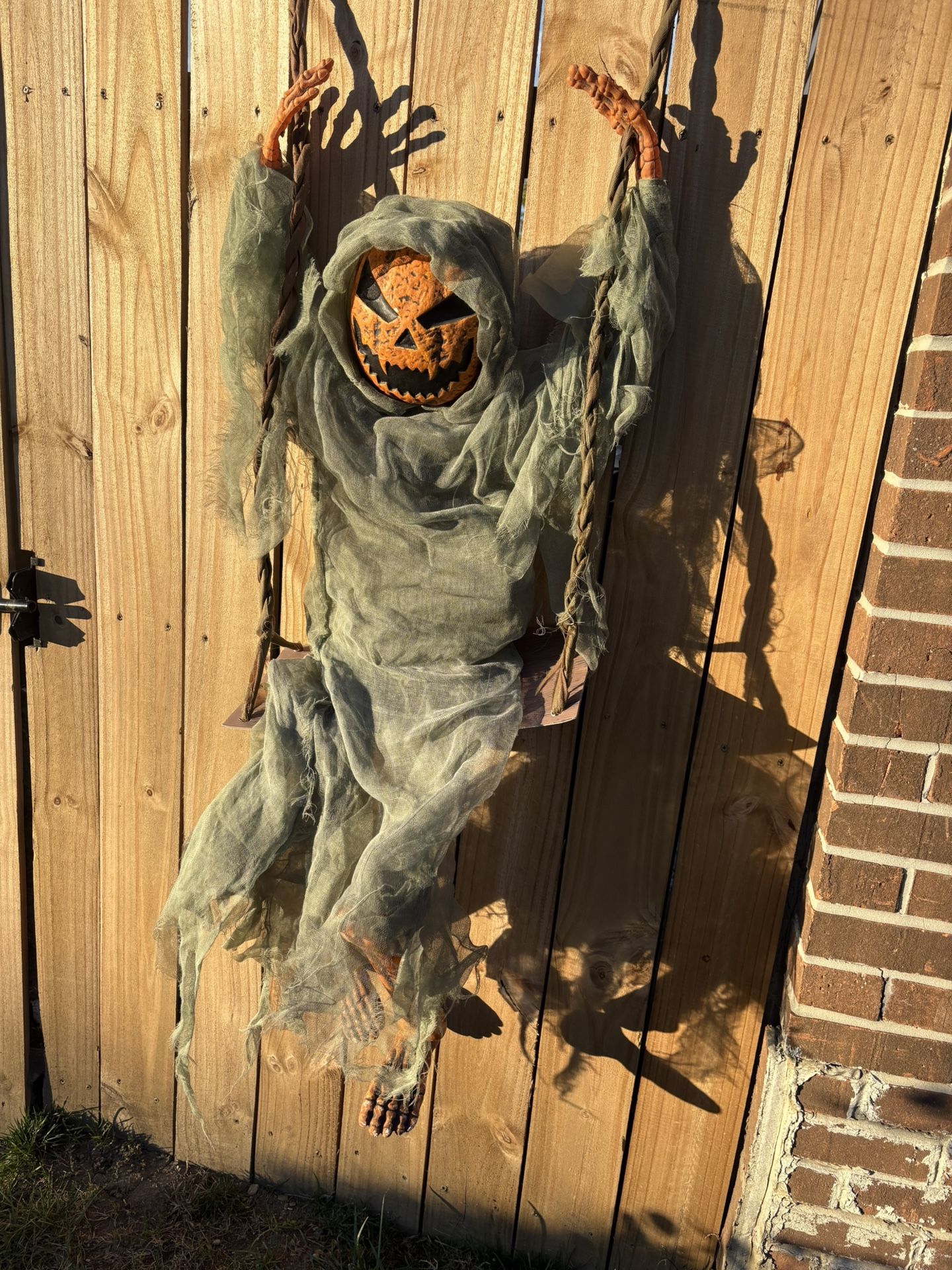Swinging Pumpkin