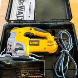 DeWalt 6.5 Amp Corded Variable Speed Jig Saw With Kit Box & Extra Blades