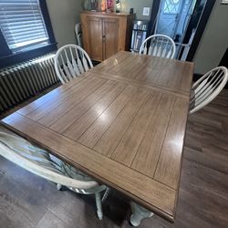 Dining Table & Chairs 