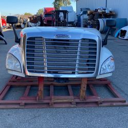 Freightliner Cascadia Hood