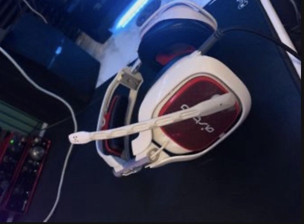 Astro a40 gaming headset +Tr kit