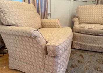 Set of chairs