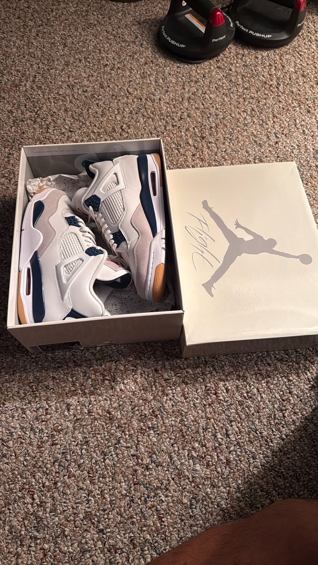 Nike SB Jordan 4 Navy Size 10
