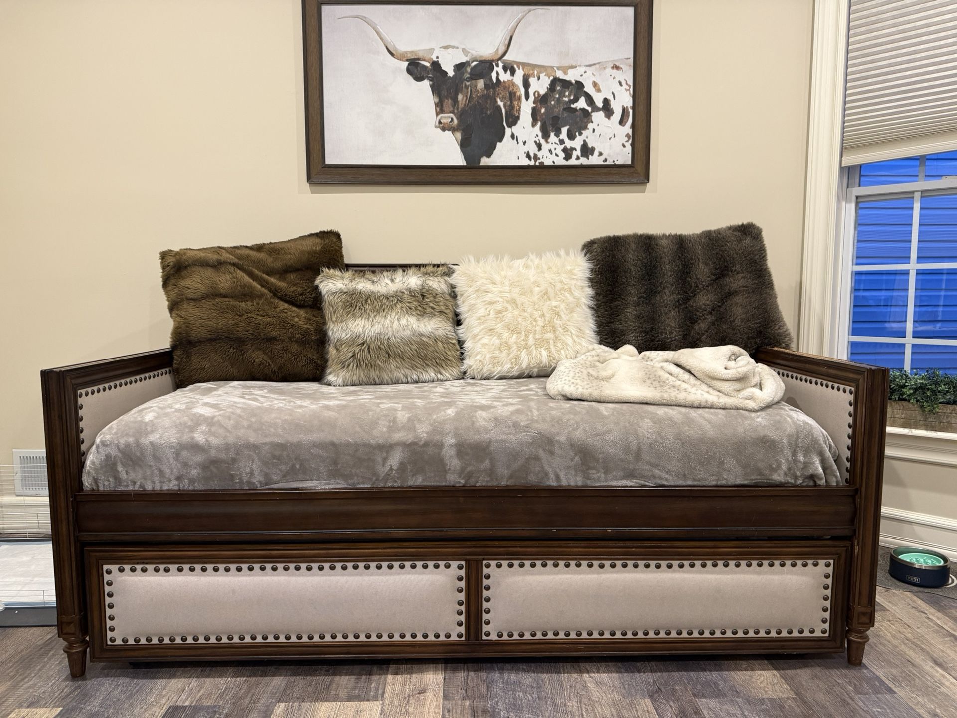 Day bed Twin With Trundle 