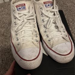 Woman’s Converse 