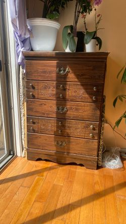 Cabinet with Pull Out Drawers