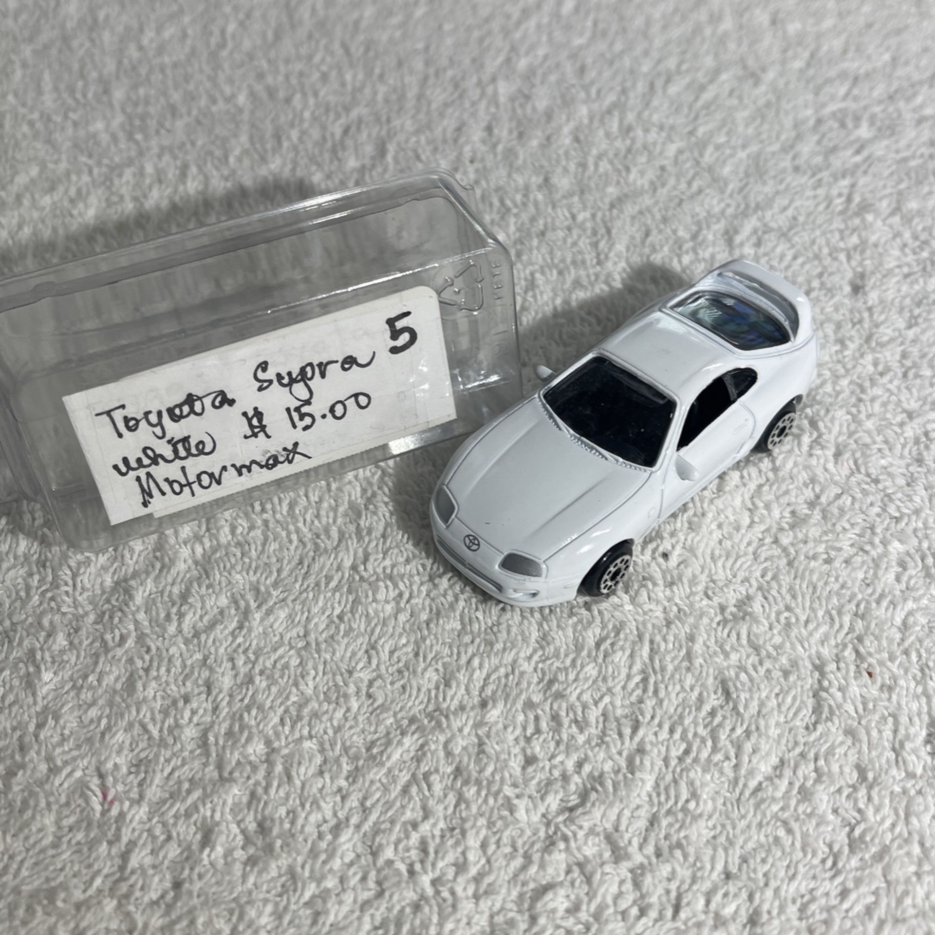1:64 Motormax Toyota Supra White