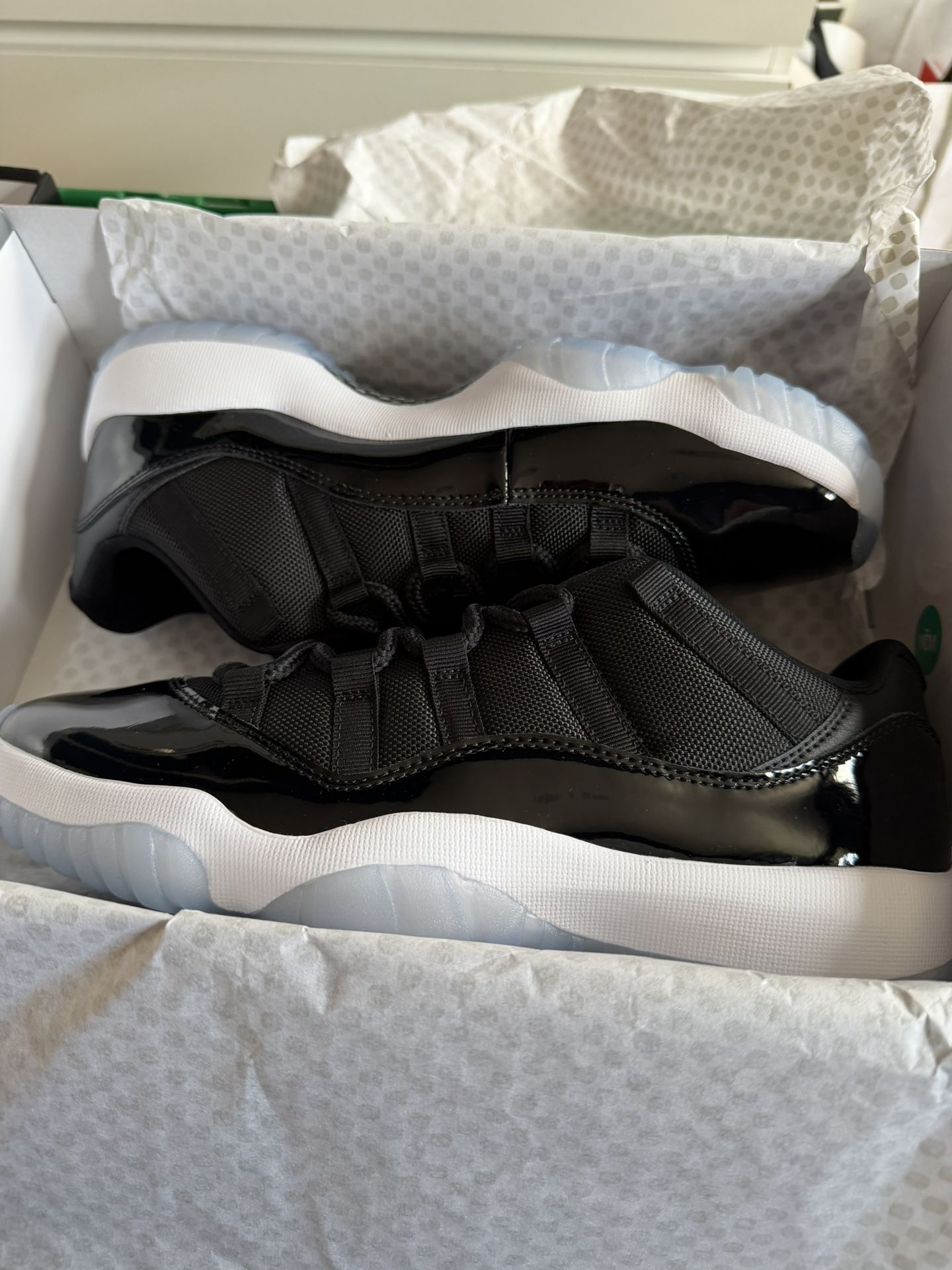 New Jordan 11 Retro Low Space Jam Size 9