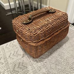 Insulated Wicker Picnic Basket