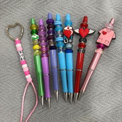 Custom pens and keychains made by veterans