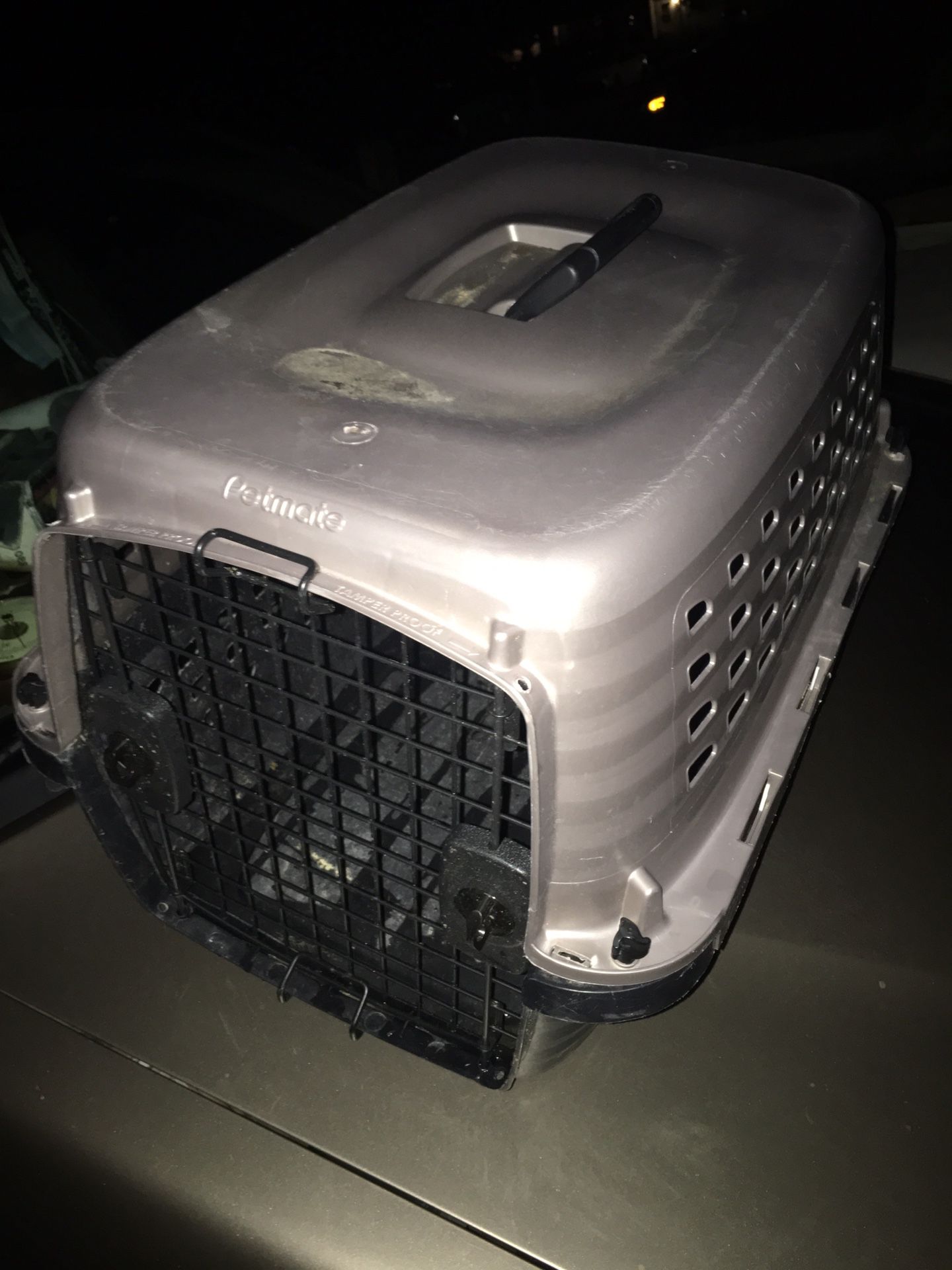 Nice medium pet carrier only $30 firm