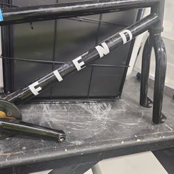 Fiend 20inch BMX Frame Forks Cranks Chain Gard Halflink Chain