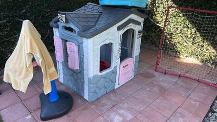 Little tykes house