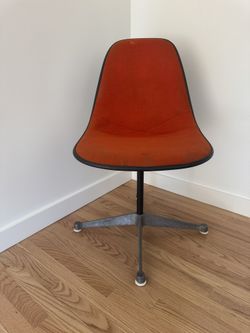 Vintage Herman Miller Eames Fiberglass Swivel Chair – Mid Century Modern